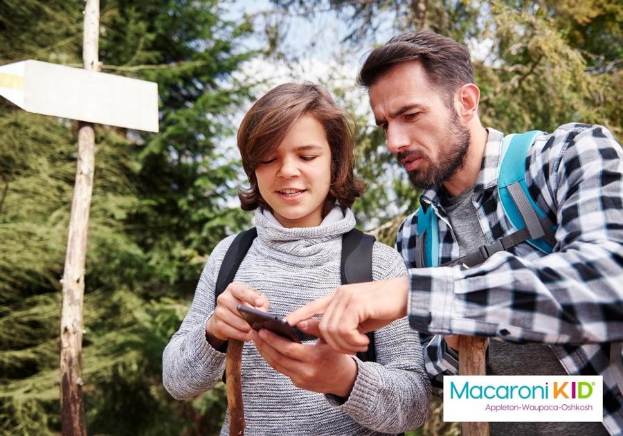 Family Hiking in Nature geocaching
